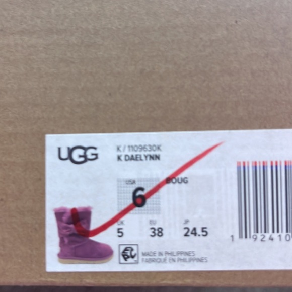 NEW UGG KIDS DAELYNN